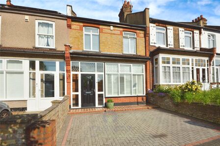 Howarth Road, 3 bedroom Mid Terrace House for sale, £475,000