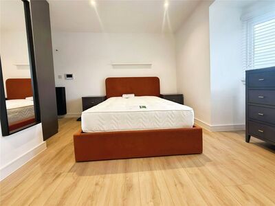 1 bedroom  Room to rent