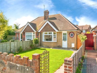 2 bedroom Semi Detached Bungalow to rent